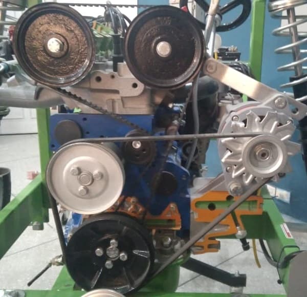 the position of the timing belt and the crankshaft and camshaft pulleys